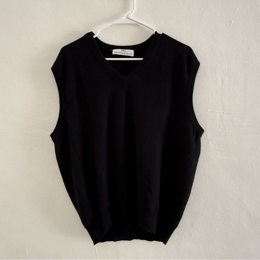 Women's Black Sleeveless Top